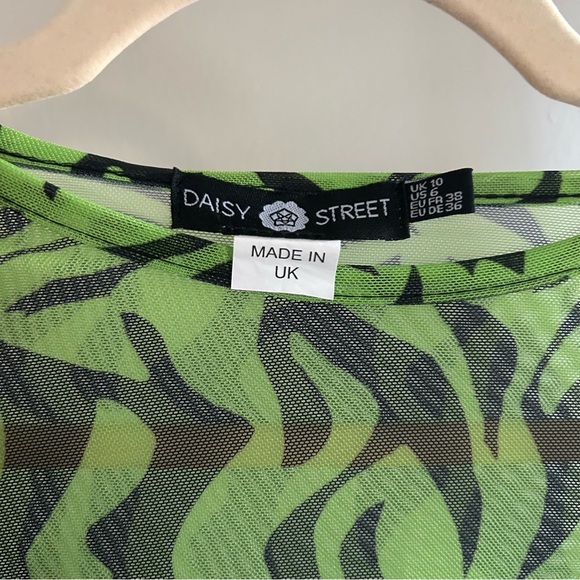 Daisy street mesh long sleeve zebra print top Size 6 - Picture 3 of 5